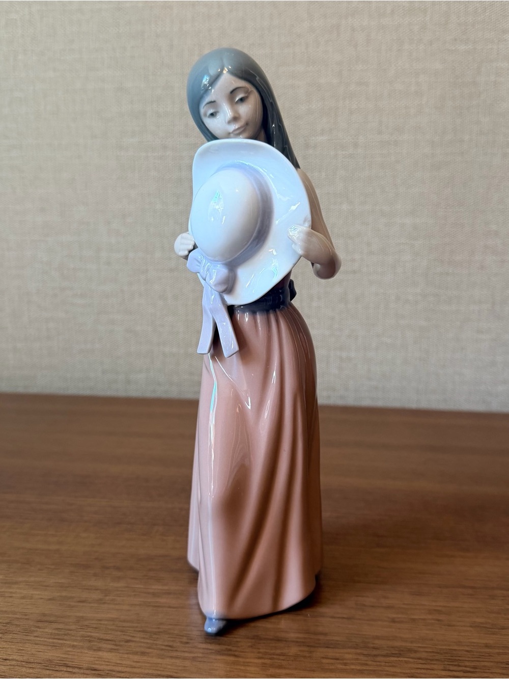 Retired Vintage Lladro Porcelain Figurine – Bashful Girl with Hat, #5007